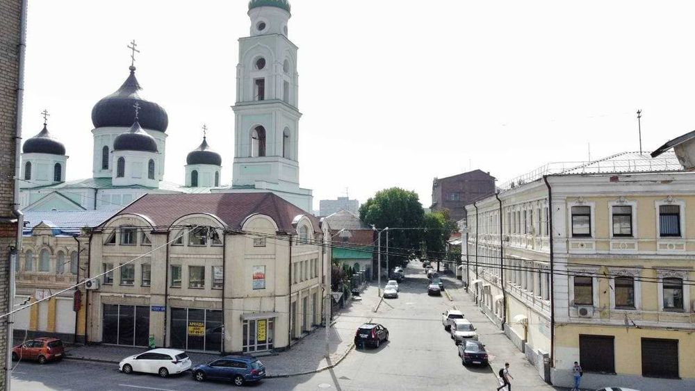 Оренда 1 поверх 187 м2 вул. Кооперативна 6/8/м. Майдан Конституції