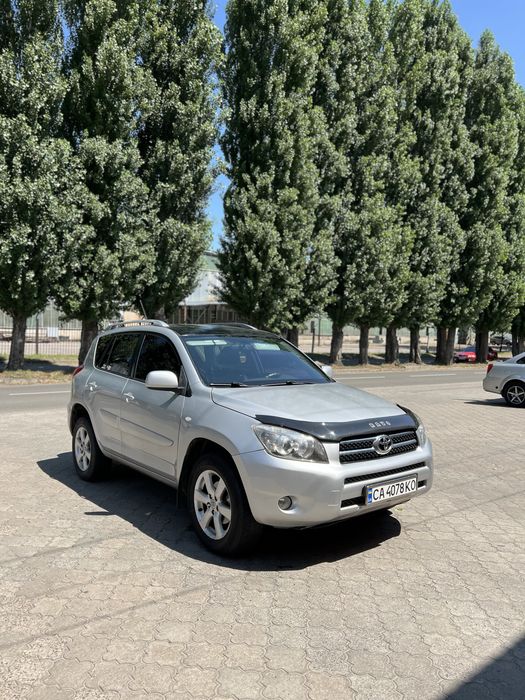 Toyota rav4 повний привід, газ