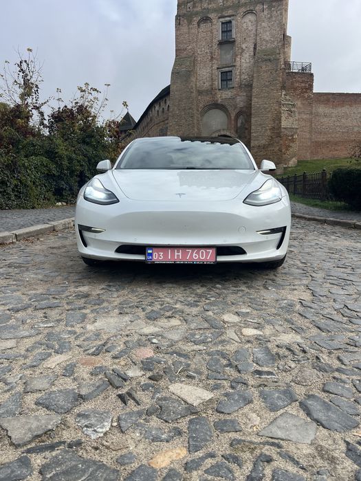 Tesla Model 3 2018