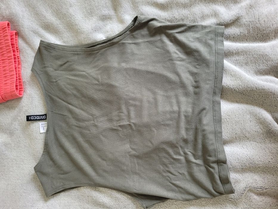 krótka koszulka rozmiar M z H&M