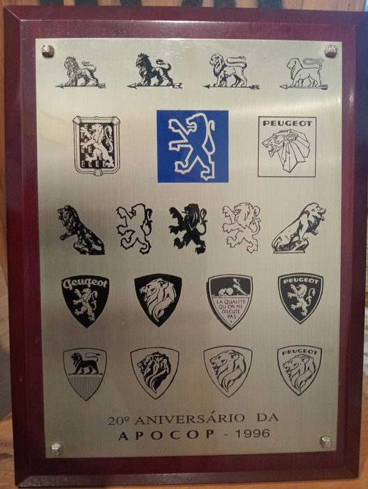 Placa Comemorativa Raridade Peugeot – Evolução de Logótipos (APOCOP 1996)