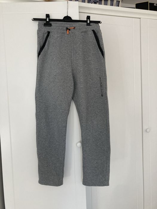 Dres dla dziewczynki 164 cm