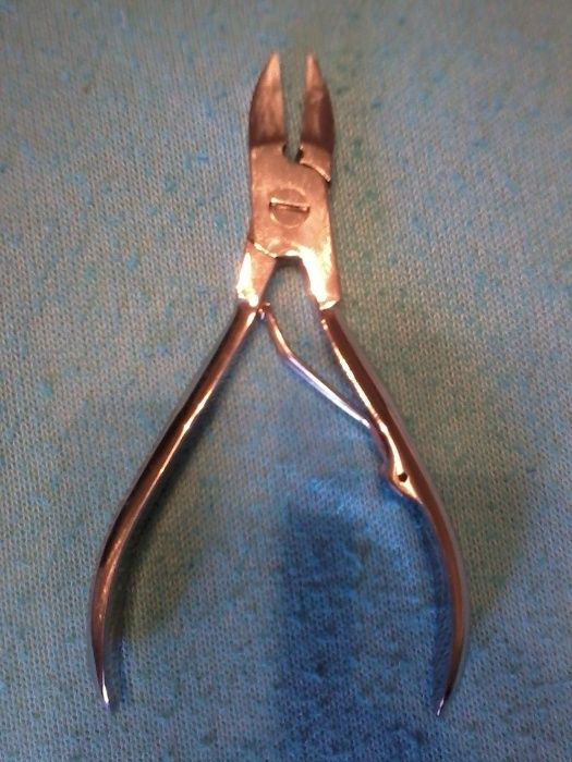 Продам маникюрные кусачки