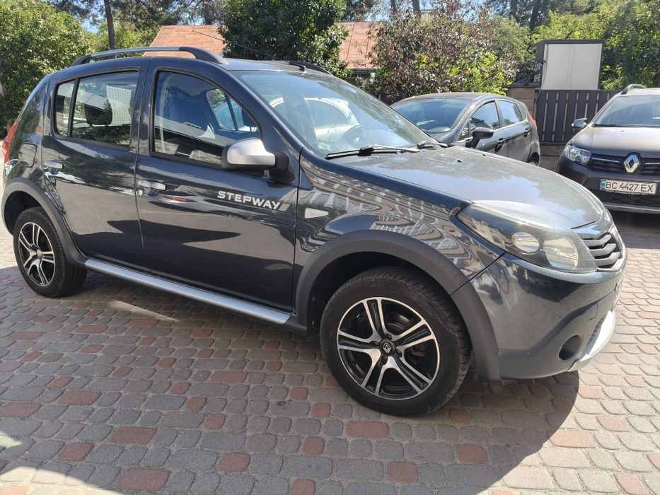 Продам ідеальний Sandero Stepway,1.6 MPI, рідна фарба!
