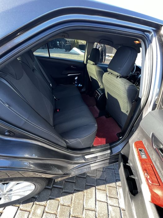 Офіційна Toyota Camry 2.5 бензин