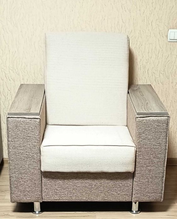 Продам комплект меблів в м.Хуст