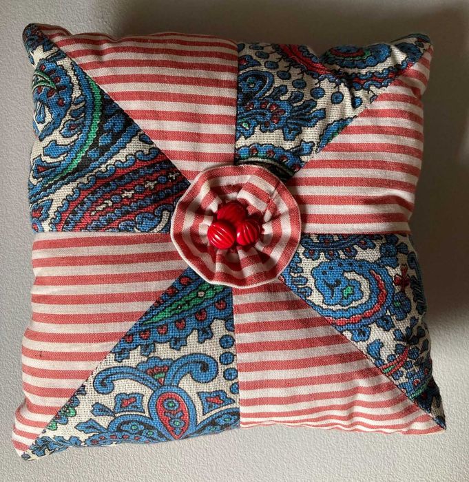 Pequena Almofada Decorativa