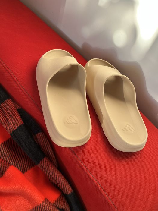 Klapki beżowe na basen rozmiar 38