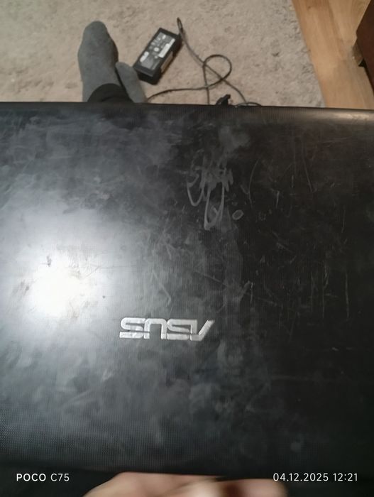 новбук асус X501U