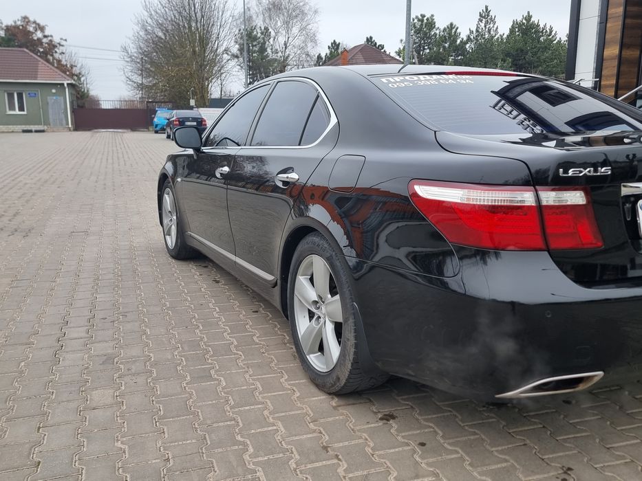 Срочно Продам  Lexus LS 460.