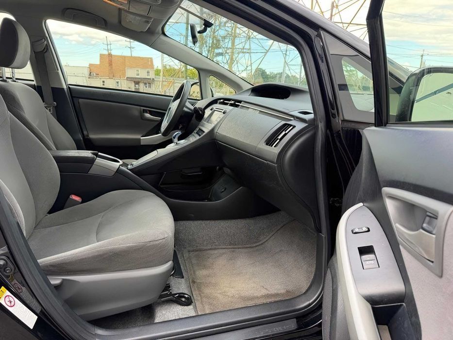 Toyota Prius Four      2015