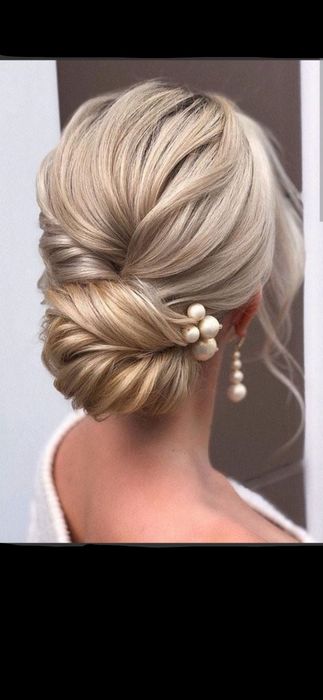 Весільна зачіска, макіяж, образ на випускний