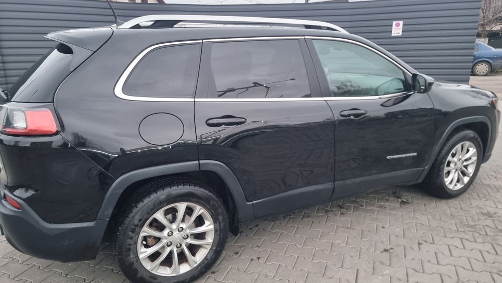 Jeep cherokee 2018 р.