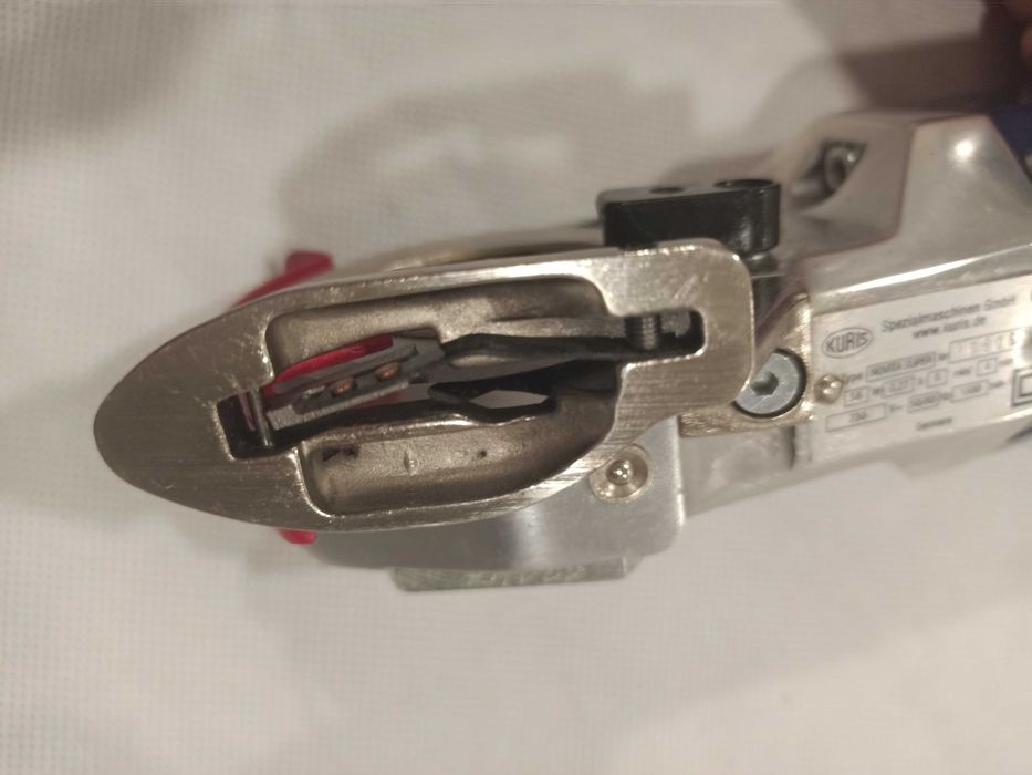 Máquina de corte de tecido com faca rotativa NOVITA Super