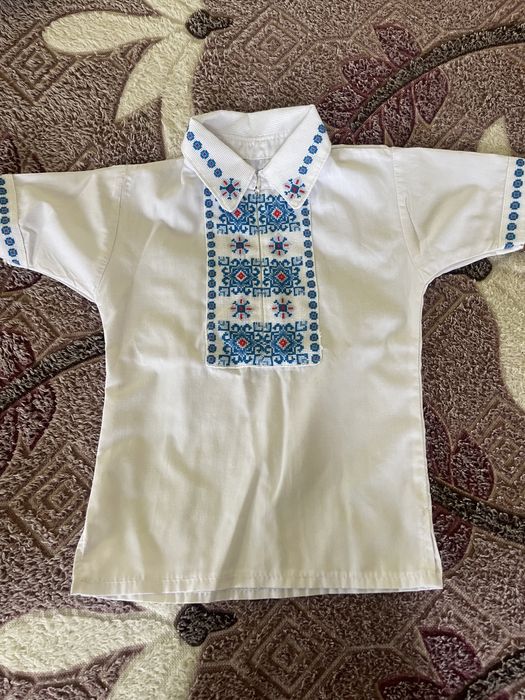 Вишита сорочка на хлопчика  нв 3-4 роки
