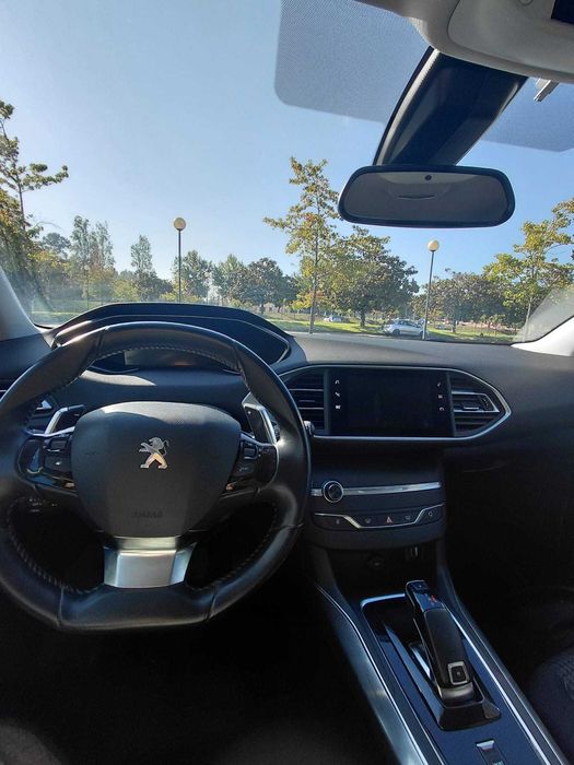 Peugeot 308 SW II 1.5HDI 130cv - Automatica 8 velocidades