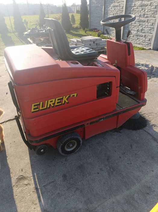 Sprzedam zamiatarkę samojezdną
