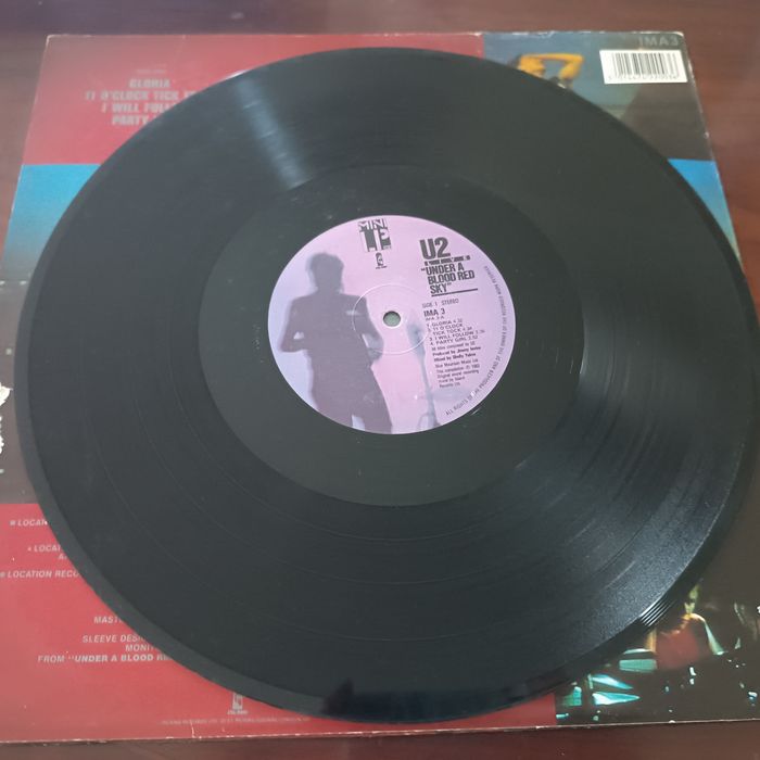 Vinil U2 - Live Under a blood red sky
Under blood red sky
Disco em vin