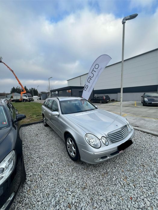 2004 Mercedec-Benz E220