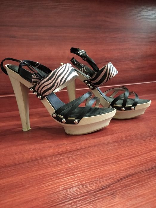 Сандалі жіночі, 39 розмір