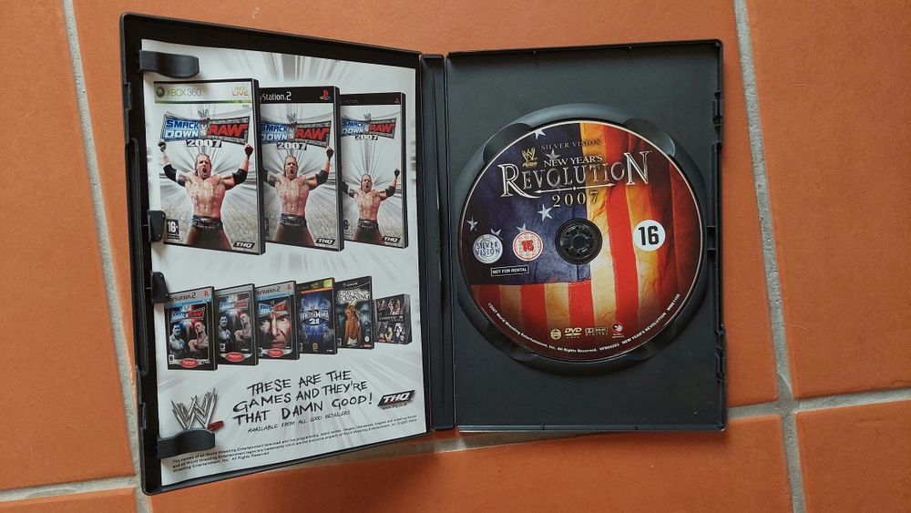 DVD WWE New Year's Revolution 2007 (Original Silver Vision)