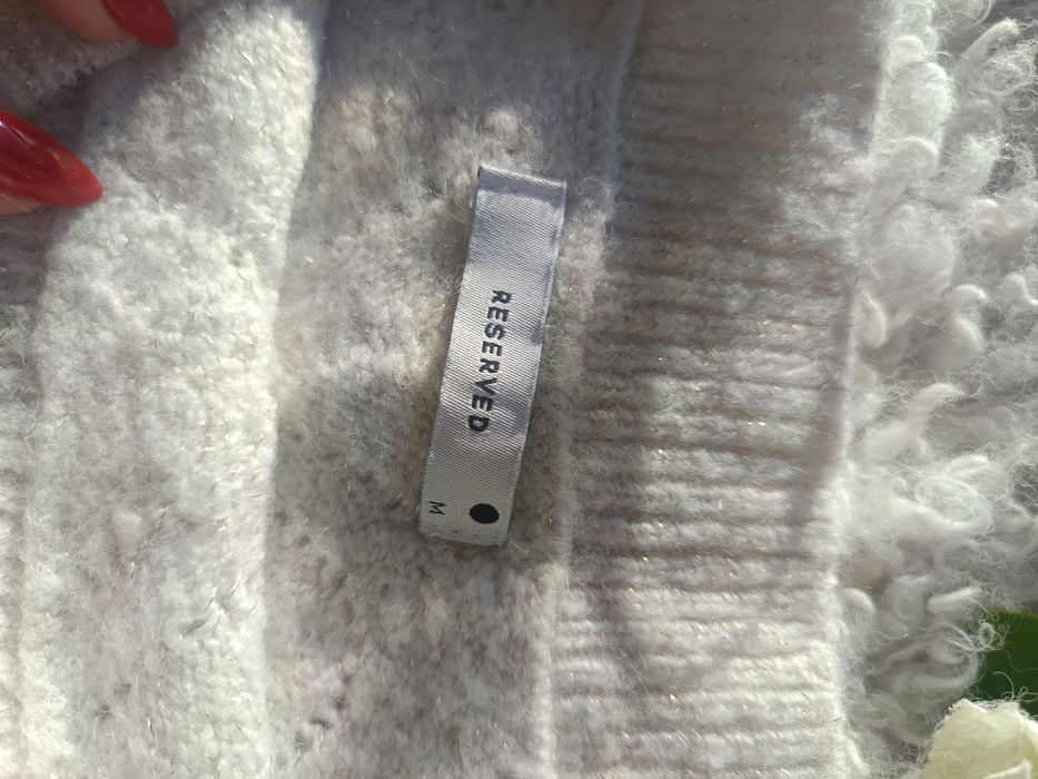 sweter nowy Reserved M kremowy z nitką błyszcząca