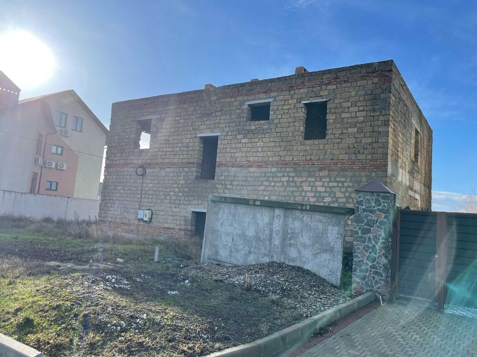Соляні еліт. район будинок 306 кв.м,7 сот на березі ціна 130 тис.у.о.