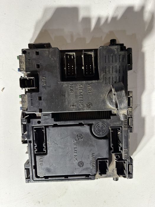 Caixa de fusíveis bsi  Peugeot 206