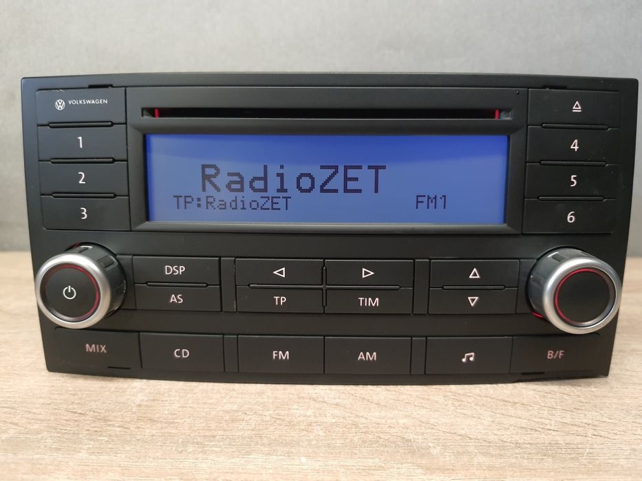 Radio samochodowe Volkswagen VW Delta z CD + kod / dla transporter T5, Multivan, Touareg, caravelle
