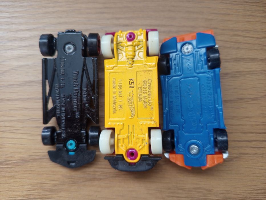Машинки Hotwheels