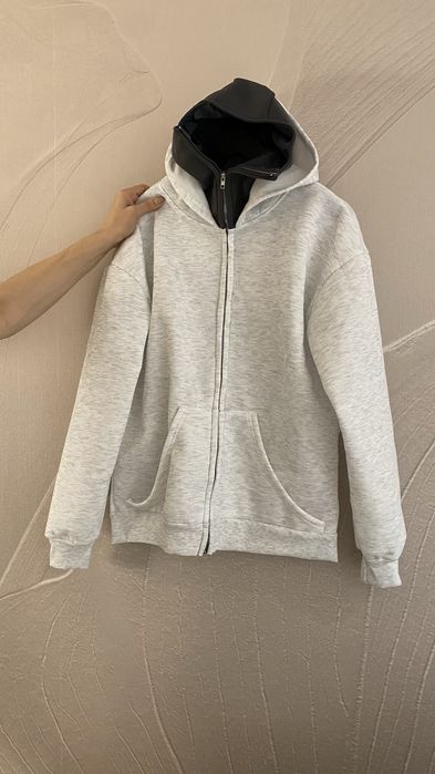 Biała bluza ZIP z balaklawą i kapturem M