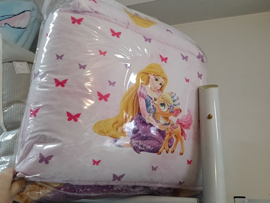 Edredão berço de grades