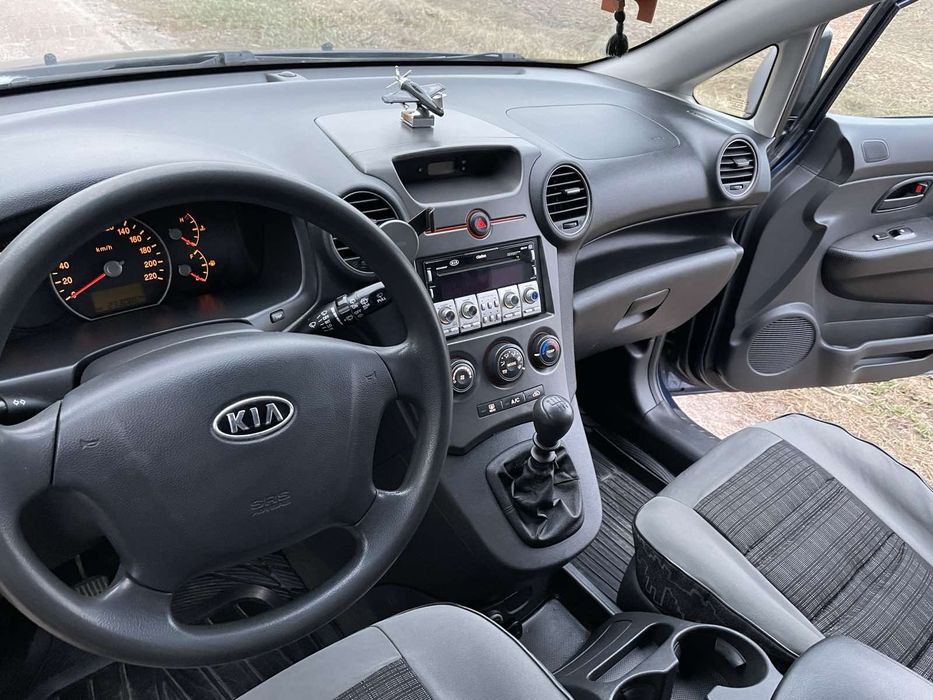 Продам Kia Carens