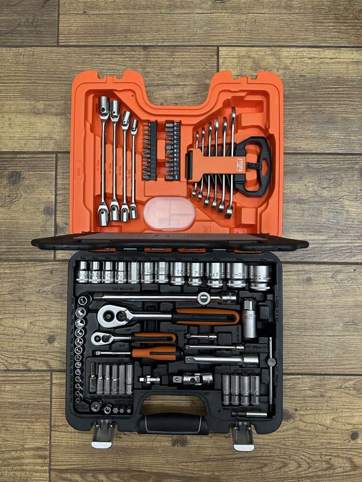 Zestaw nasadek 1/4" i 1/2" oraz kluczy płasko-oczkowych S910