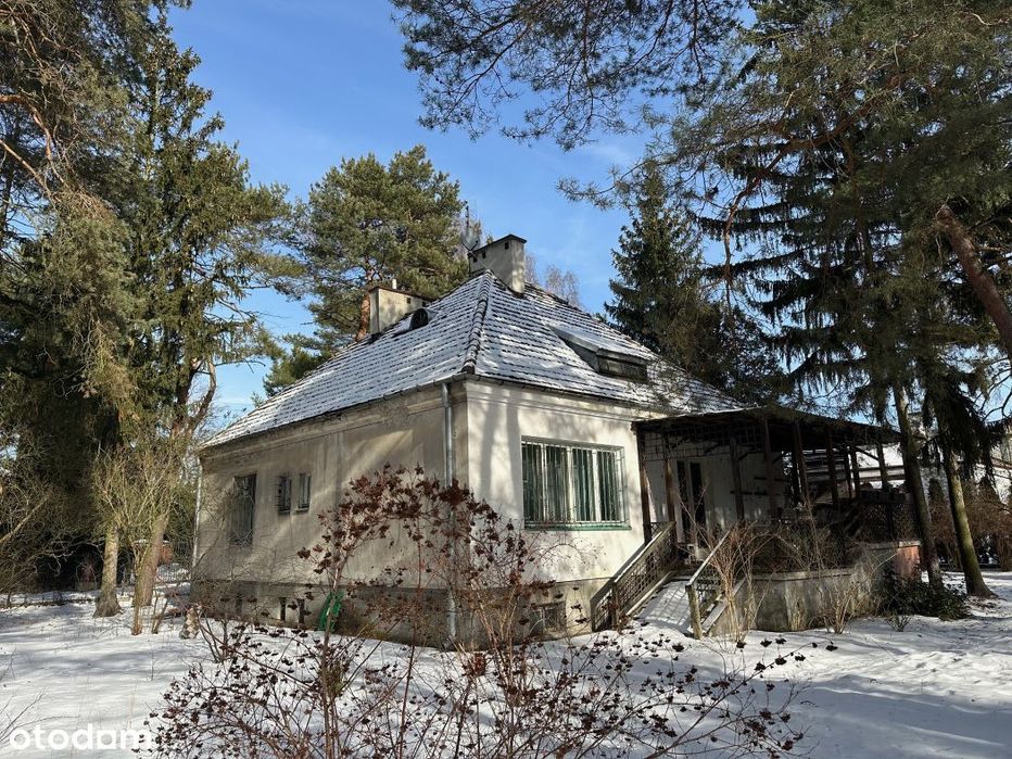 Klasyczny dom z lat 60 otoczony zielenią w doskonałej lokalizacji 0%