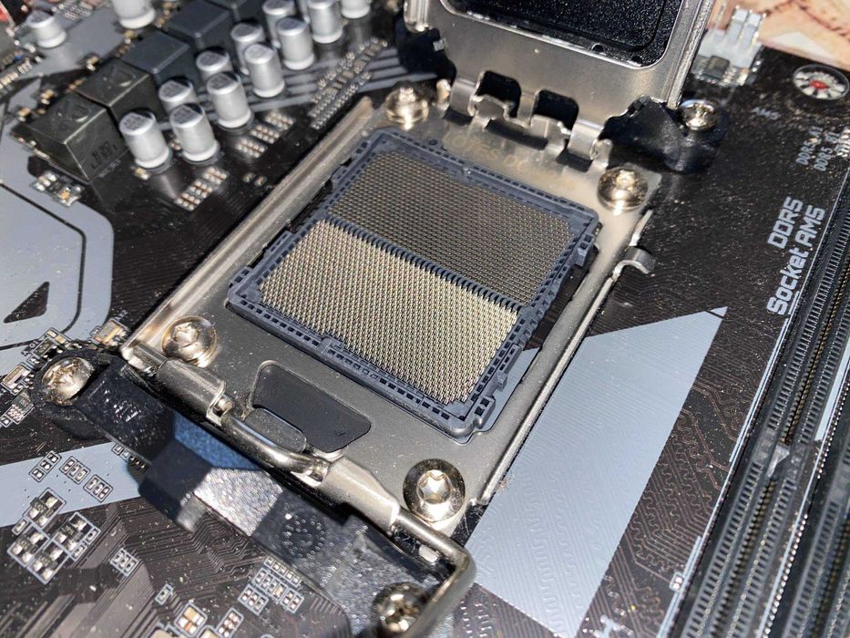 Материнська плата gigabyte a620m h