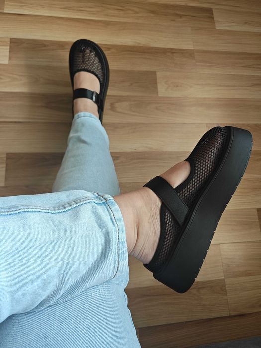 Buty damskie wiosenne koturny siateczka dziurkowane modne