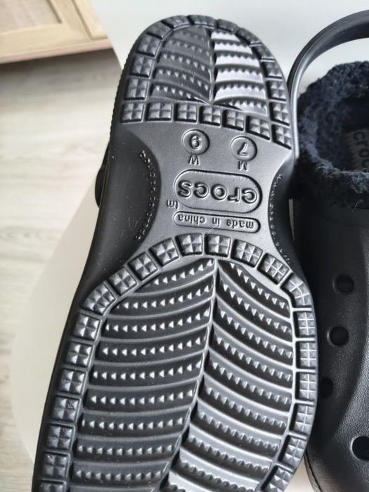 Crocs c/ pêlo Novas