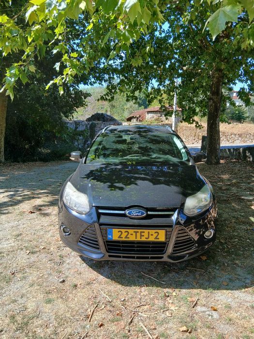 Ford Focus ecoboost em excelente estado
