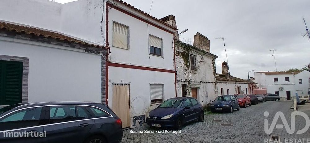 Moradia em banda T4 em Santa Eulália de 92 m2