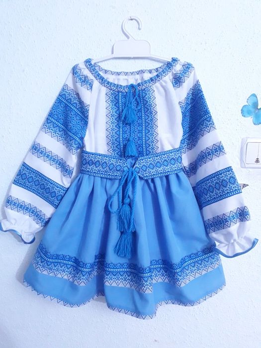 Вишиванка для дівчинки.Комплект "Калиновий"