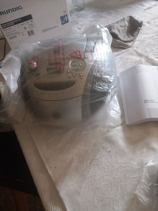 Rádio grundig novo rádio cds e cassetes tudo funcional