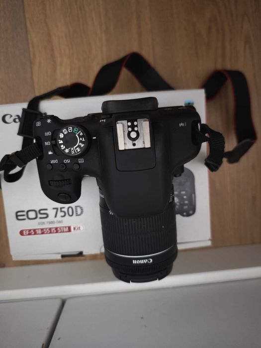 Canon EOS 750D + Objetiva (18-55mm) — Kit Completo, Como Nova
