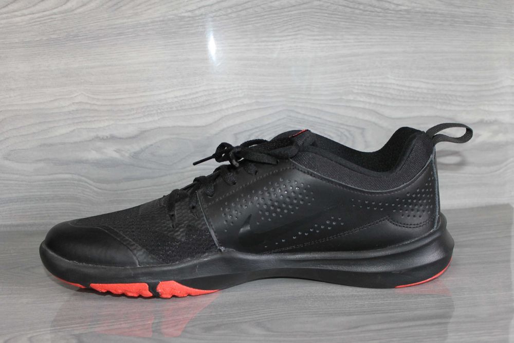 Кросівки Nike Legend 45.5 розмір