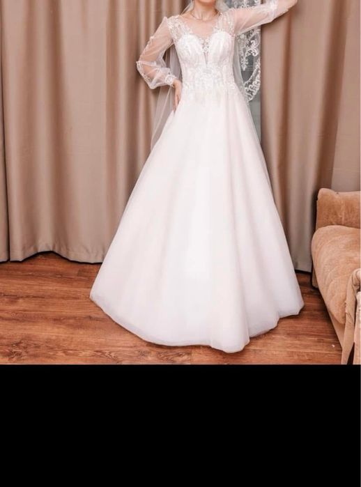 Продам весільну сукню в ідеальному стані