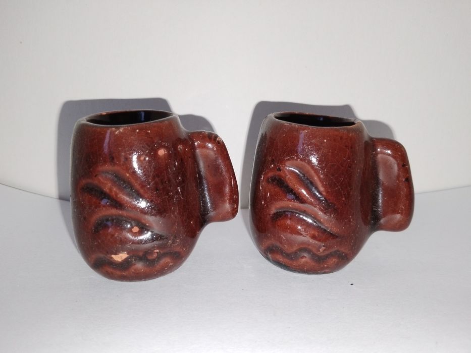 2 malutkie kubeczki kamionkowe, bardzo stare