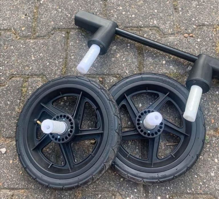 Spacerówka Britax na pompowanych kołach