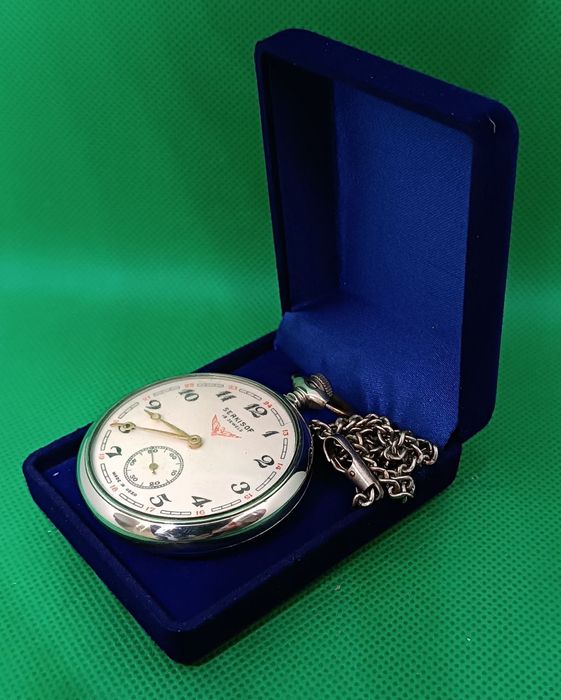 Часы  карманные Молния (Паровоз)в футляре с родной цепочкой Serkisof