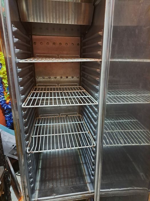 Frigorífico industrial  a funcionar perfeitamente