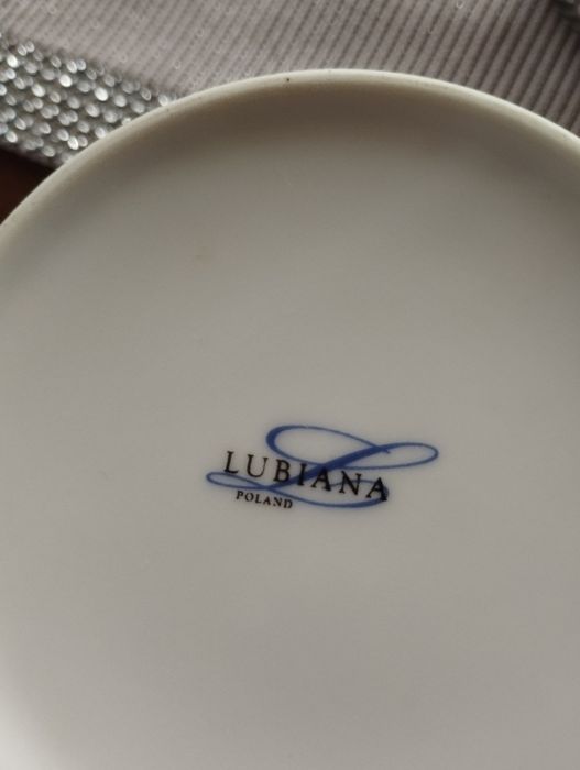 Sprzedam kompletną zastawę stołową Lubiana